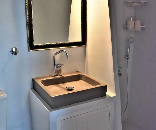 Arsinoi * Serifos Town