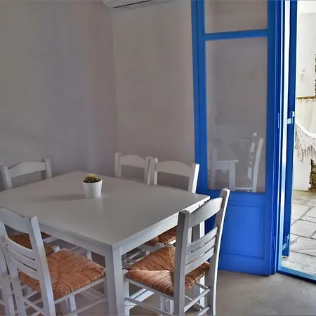 Arsinoi * Serifos Town
